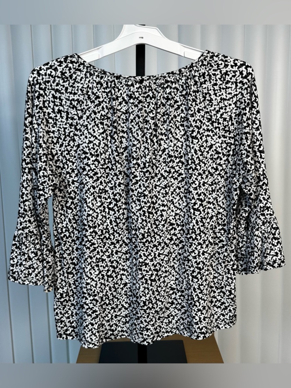 Michael Kors Black & White Floral Scoop Neck Blouse - Picture 3 of 10